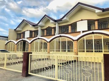 5 Units 2-Storey Commercial Apartment for SALE in Malaba&ntilde;ias Angeles City near CLARK