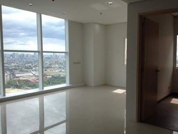 RSRV RFO 46.10sqm 1 BEDROOM UNIT w/BAL & GET 90K DISC