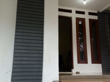 Rumah second minimalis 700 jt di Meruyung Depok