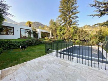 Casa en Venta en Rayén | Casa en Venta | (5D4B) | Vitacura | One Propiedades