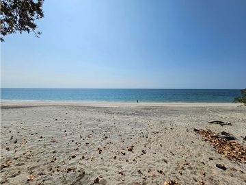 Se vende terreno de Playa  de 2612.78mts2 en Bijao (JAG/DR)