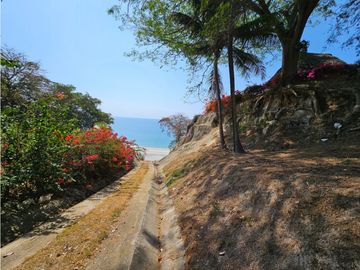 Se vende terreno de Playa  de 2612.78mts2 en Bijao (JAG/DR)