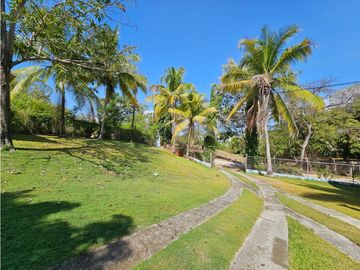 Se vende terreno de Playa  de 2612.78mts2 en Bijao (JAG/DR)