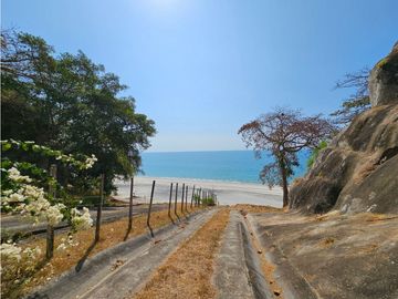 Se vende terreno de Playa  de 2612.78mts2 en Bijao (JAG/DR)