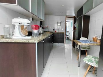 Casa en venta de 4 dorm. en La Dehesa exclusivo condominio