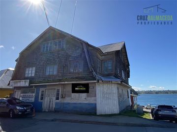 Local Comercial en Venta en Casa esquina con vista al mar, a pasos de Av. Los Héroes, Calbuco