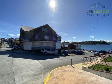 Local Comercial en Venta en Casa esquina con vista al mar, a pasos de Av. Los Héroes, Calbuco