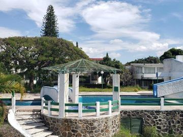 Oportunidad condominio de 12 casas acceso por Rio Mayo