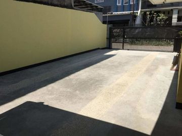 Rumah Lama Terawat Apik Tanah Luas Siap Huni Cisaranten Kulon Bandung