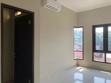 Rumah mewah siap Huni 2 lantai lokasi strategis cilandak kko,jaksel