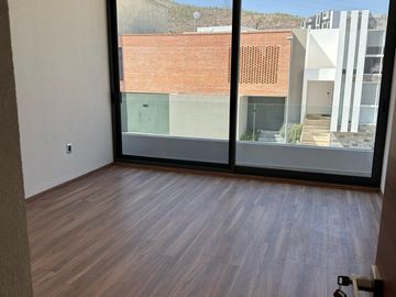 CASA EN VILLANDARES SLP