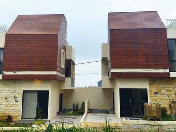 VILLA PREMIUM DI BATU DENGAN PRIVAT POOL DAN VIEW GUNUNG PANDERMAN