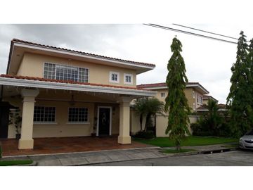 SEA CONFIABLE VENDE CASA EN VILLA DEL GOLF 2, RESIDENCIAL VILLA ALTA