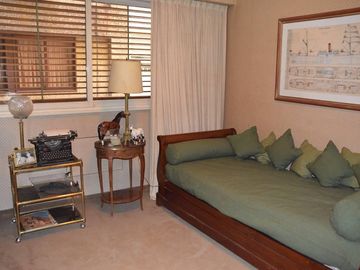 RECOLETA - Piso de Catg. Viv. 24hs. 2 Cocheras Fijas, Baulera, Balcon Aterrazado 3 Dorm (1 en suite), Gran Cocina, 2 Dependencias.
