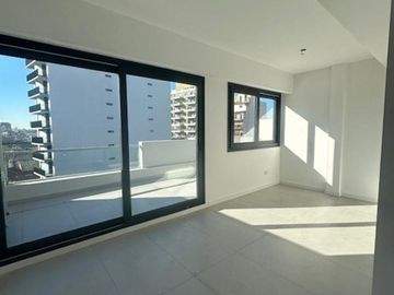 SEMIPISOS 3 AMBIENTES , AMPLIOS BALCONES , DOS HABITACIONES Y DOS BAÑOS , OPCION DE TERCER HAB EN UNIDADES EN DUPLEX