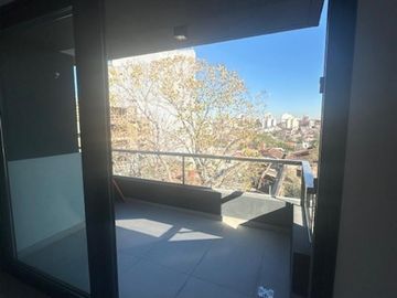 SEMIPISOS 3 AMBIENTES , AMPLIOS BALCONES , DOS HABITACIONES Y DOS BAÑOS , OPCION DE TERCER HAB EN UNIDADES EN DUPLEX