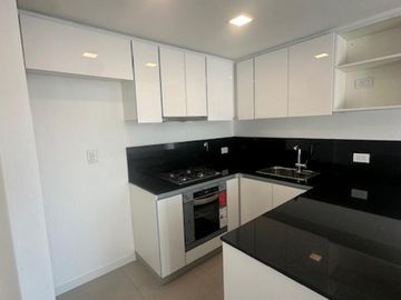 SEMIPISOS 3 AMBIENTES , AMPLIOS BALCONES , DOS HABITACIONES Y DOS BAÑOS , OPCION DE TERCER HAB EN UNIDADES EN DUPLEX