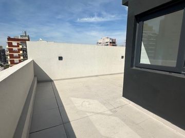 SEMIPISOS 3 AMBIENTES , AMPLIOS BALCONES , DOS HABITACIONES Y DOS BAÑOS , OPCION DE TERCER HAB EN UNIDADES EN DUPLEX