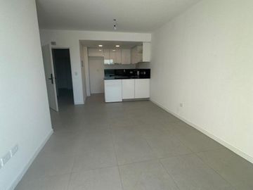 SEMIPISOS 3 AMBIENTES , AMPLIOS BALCONES , DOS HABITACIONES Y DOS BAÑOS , OPCION DE TERCER HAB EN UNIDADES EN DUPLEX