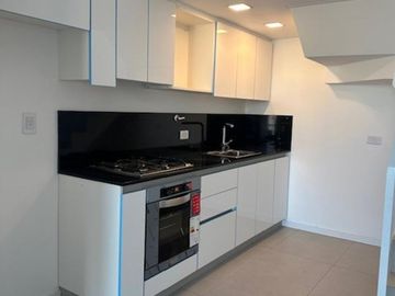 SEMIPISOS 3 AMBIENTES , AMPLIOS BALCONES , DOS HABITACIONES Y DOS BAÑOS , OPCION DE TERCER HAB EN UNIDADES EN DUPLEX