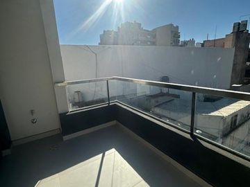 SEMIPISOS 3 AMBIENTES , AMPLIOS BALCONES , DOS HABITACIONES Y DOS BAÑOS , OPCION DE TERCER HAB EN UNIDADES EN DUPLEX