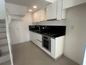 SEMIPISOS 3 AMBIENTES , AMPLIOS BALCONES , DOS HABITACIONES Y DOS BAÑOS , OPCION DE TERCER HAB EN UNIDADES EN DUPLEX