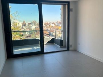SEMIPISOS 3 AMBIENTES , AMPLIOS BALCONES , DOS HABITACIONES Y DOS BAÑOS , OPCION DE TERCER HAB EN UNIDADES EN DUPLEX