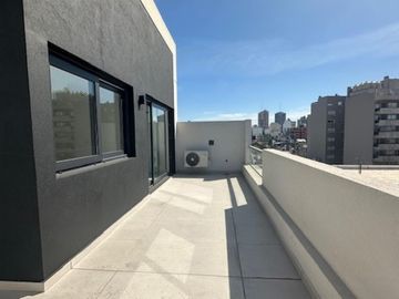 SEMIPISOS 3 AMBIENTES , AMPLIOS BALCONES , DOS HABITACIONES Y DOS BAÑOS , OPCION DE TERCER HAB EN UNIDADES EN DUPLEX