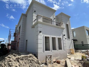 Venta de Casa A Estrenar en Castaños, Nordelta