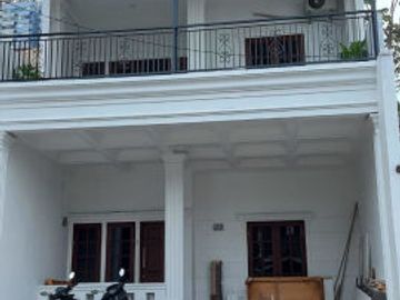 Rumah mewah lokasi setrategis di perumahaan mewah Depok