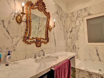 Uriburu y Arenales - Piso de Categoría en Venta - 377m2 *TOUR360 DISPONIBLE*