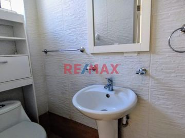 Se alquila acogedor y bien distribuido departamento en el distrito de San Miguel, ideal para quienes buscan comodidad, buena ubicación y espacios bien