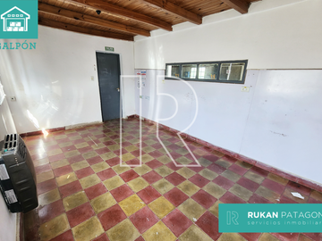 #AlquilerRUKAN | 2 GALPONES + OFICINAS | PREDIO INDUSTRIAL | Cañadón Seco.-
