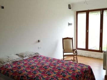 Chalet 3 amb sobre 3 Lotes 850m2  con quincho y Piscina. Los Pinares.