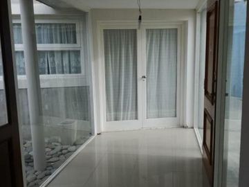 Chalet 3 amb sobre 3 Lotes 850m2  con quincho y Piscina. Los Pinares.