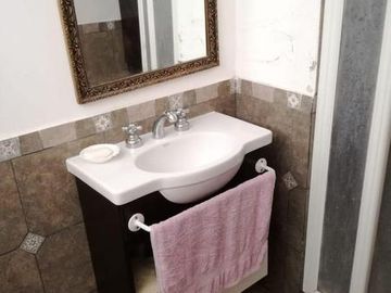 Chalet 3 amb sobre 3 Lotes 850m2  con quincho y Piscina. Los Pinares.