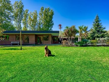 Casa en Chicureo Centro,  a pasos de Colegio Santa Cruz