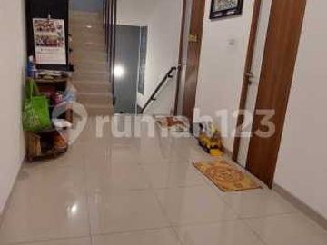 Di Jual Rumah di Kelapa Dua. Kebun Jeruk Jak-Bar