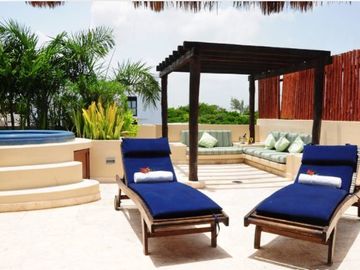 Penthouse 2 recamaras a una cuadra del mar en venta en playa del carmen