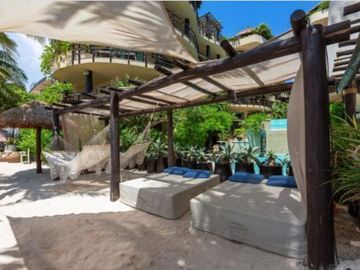 Penthouse 2 recamaras a una cuadra del mar en venta en playa del carmen