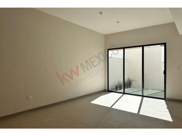 Casa moderna y fina. Himalaya. reas verdes espaciosas en Juárez