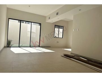 Casa moderna y fina. Himalaya. reas verdes espaciosas en Juárez