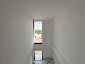 CASAS MODERNA A ESTRENAR EN VENTA EN URB PORTÓN DEL SOL - MANTA