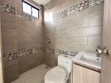 CASAS MODERNA A ESTRENAR EN VENTA EN URB PORTÓN DEL SOL - MANTA