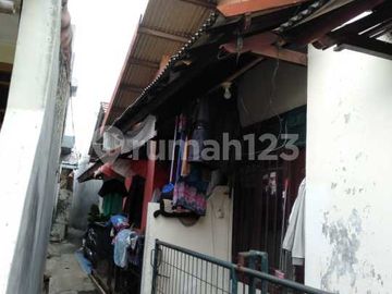 Rumah Kontrakan 2 Pintu Dekat Pasar Lenteng
