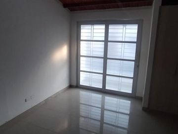 casa en arriendo en el bosque. Cod A11895