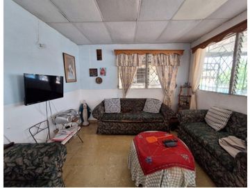 VENTA DE CASA DE ESQUINA EN SAN MIGUELITO  - VILLA GUADALUPE