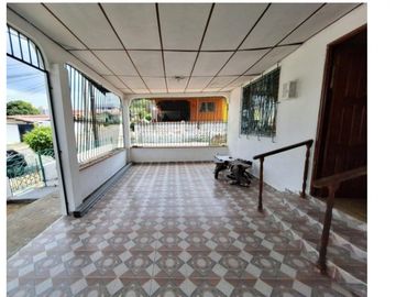 VENTA DE CASA DE ESQUINA EN SAN MIGUELITO  - VILLA GUADALUPE