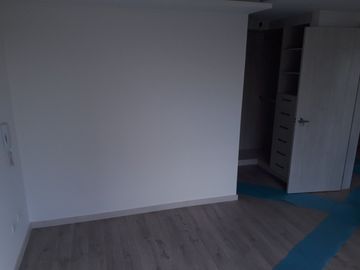 VENDO HERMOSA SUITE CERCA UDLA