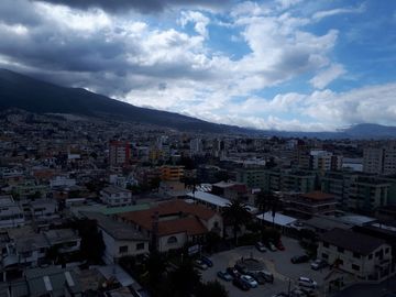 VENDO HERMOSA SUITE CERCA UDLA